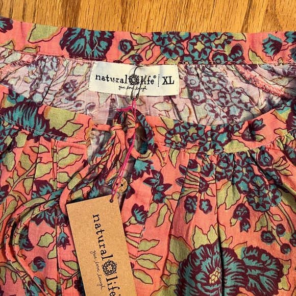 Natural Life Peach Aqua Floral Get Up And Go Top, NWT, Size XL - Picture 7 of 7